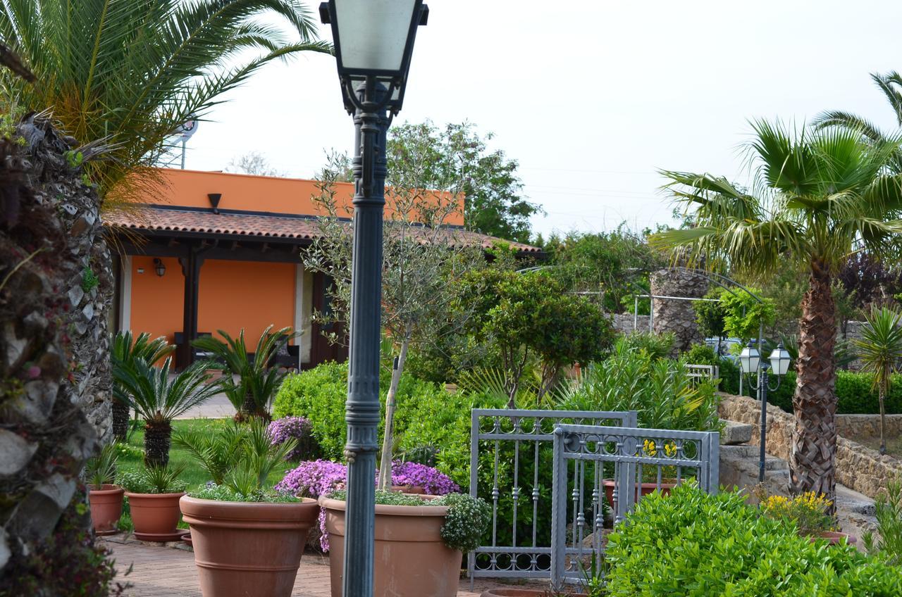 Relais La Giara Pension Manduria Buitenkant foto